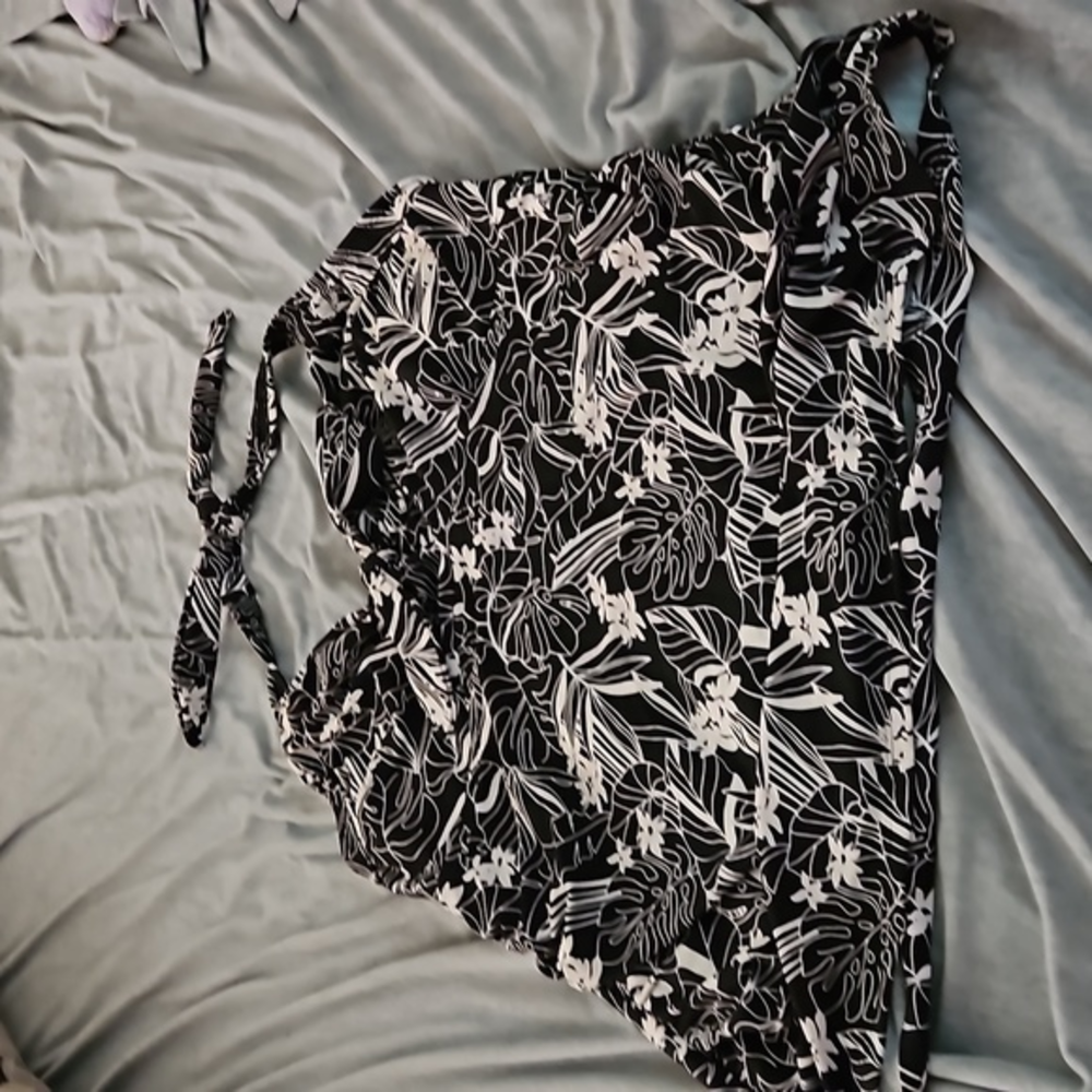 2X (18-20) Catalina Swim Top